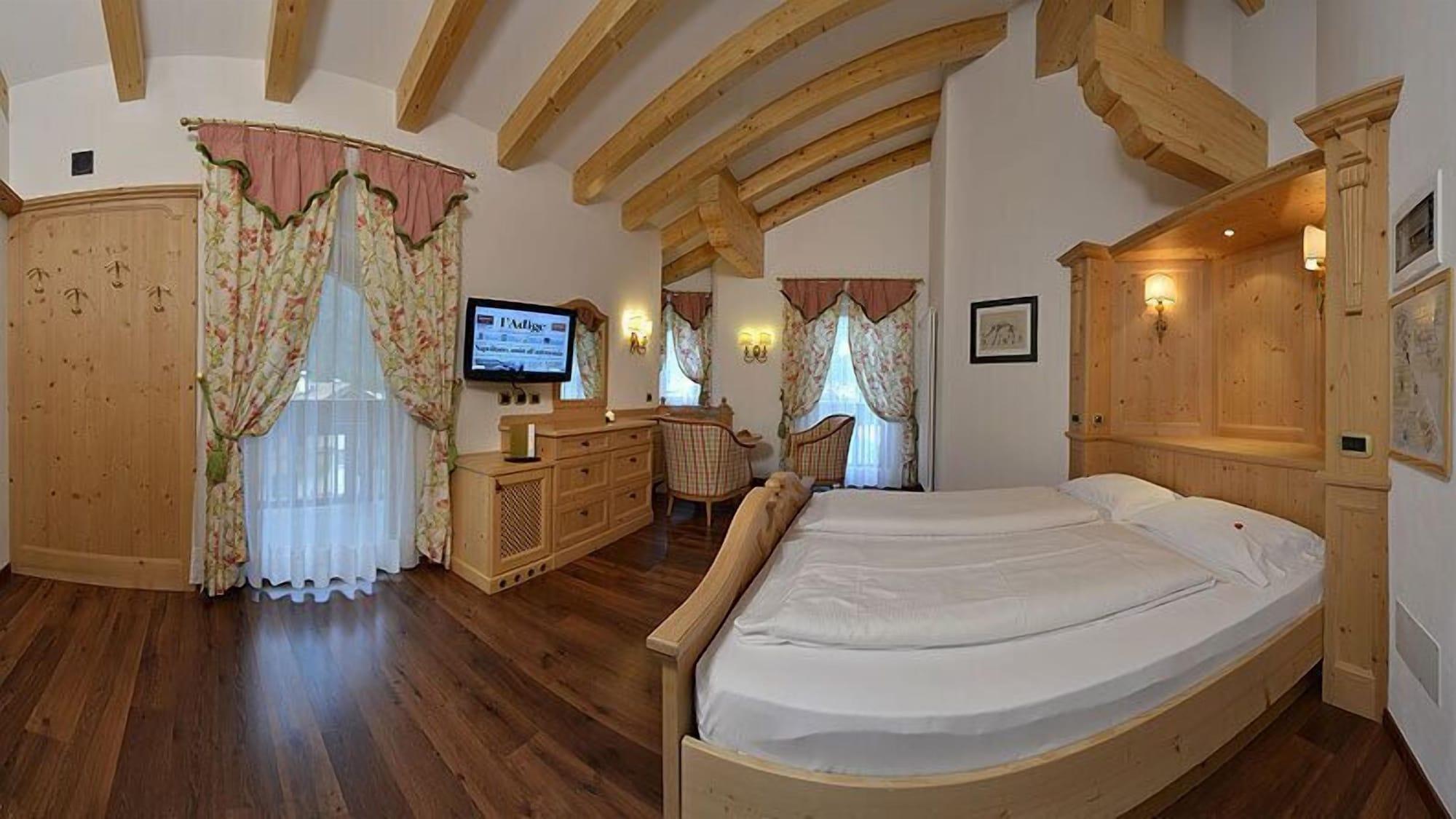 Hotel B&B Andreas Canazei Εξωτερικό φωτογραφία