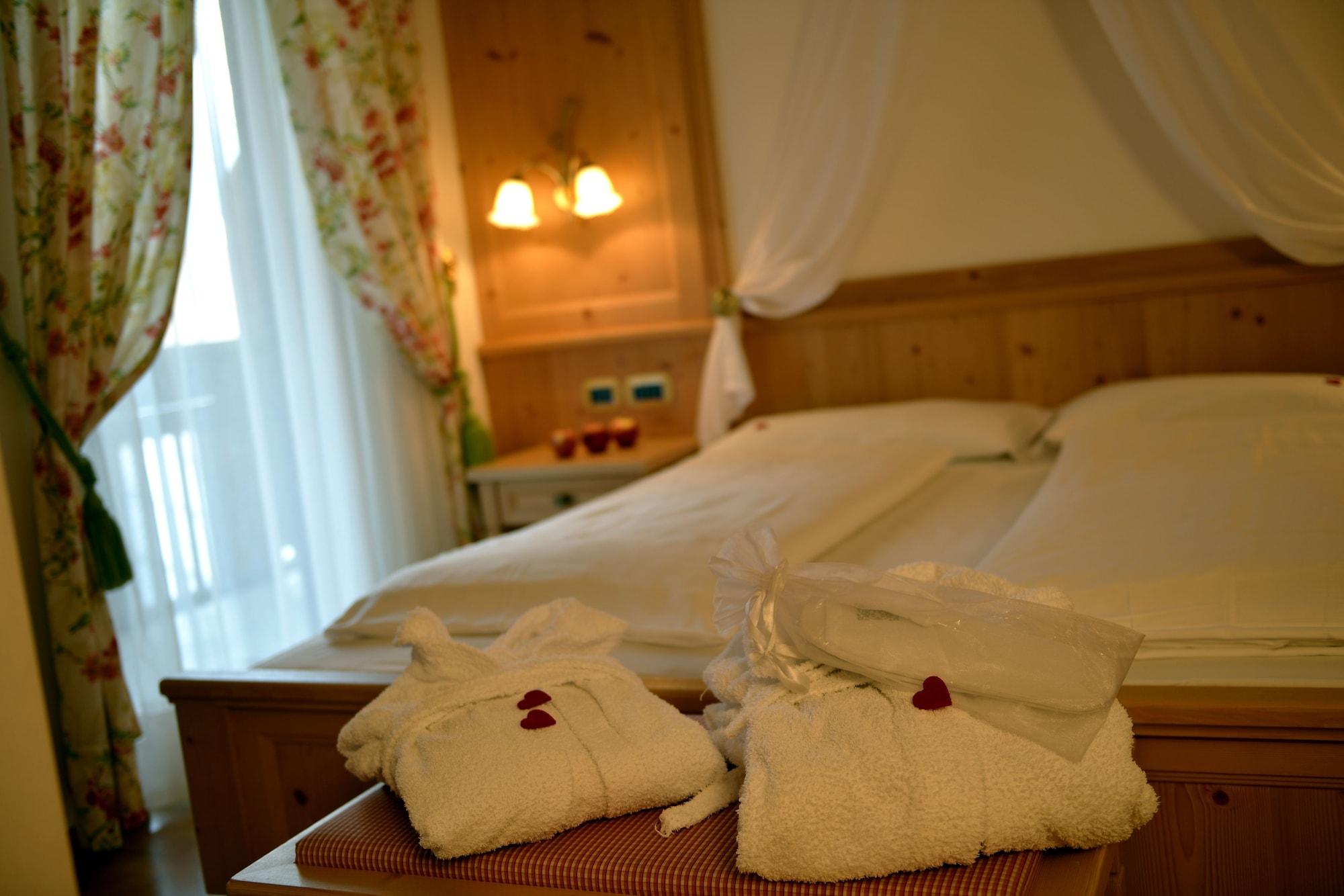 Hotel B&B Andreas Canazei Εξωτερικό φωτογραφία