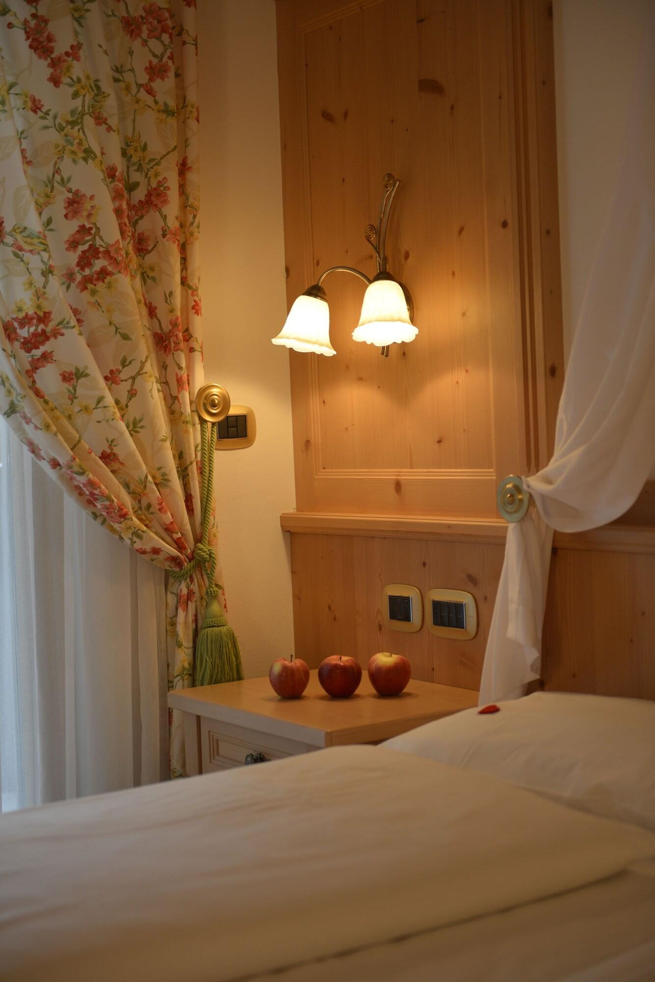 Hotel B&B Andreas Canazei Εξωτερικό φωτογραφία