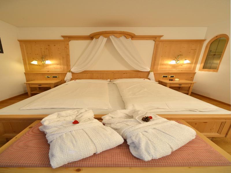 Hotel B&B Andreas Canazei Εξωτερικό φωτογραφία